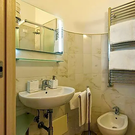 Merulana 2 Bed & Breakfast Řím