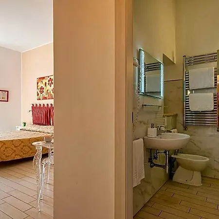 Merulana 2 Bed & Breakfast 4*